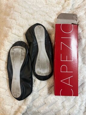 Capezio Black Foldable Leather Ballet Flats